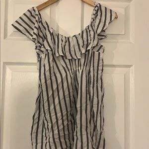 Cap sleeve maternity shirt